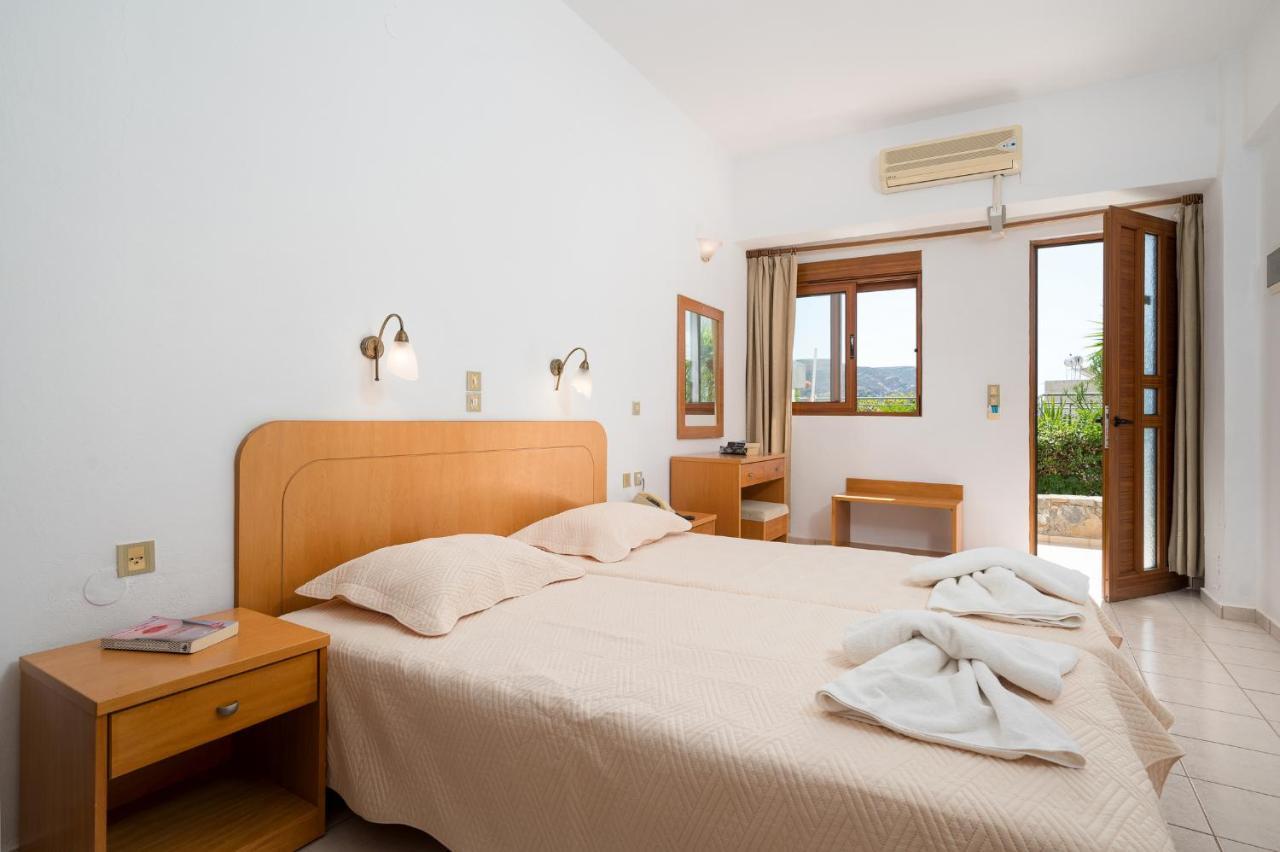 Adonis Hotel 2*